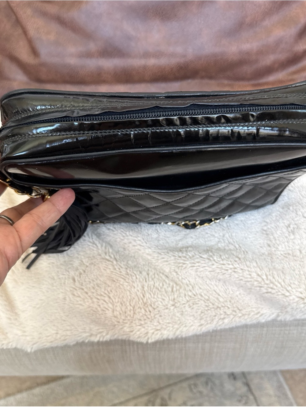 Vintage Walter Katten Classic Shiny Black Bag with Gold Chain Tassel - Picture 6 of 16